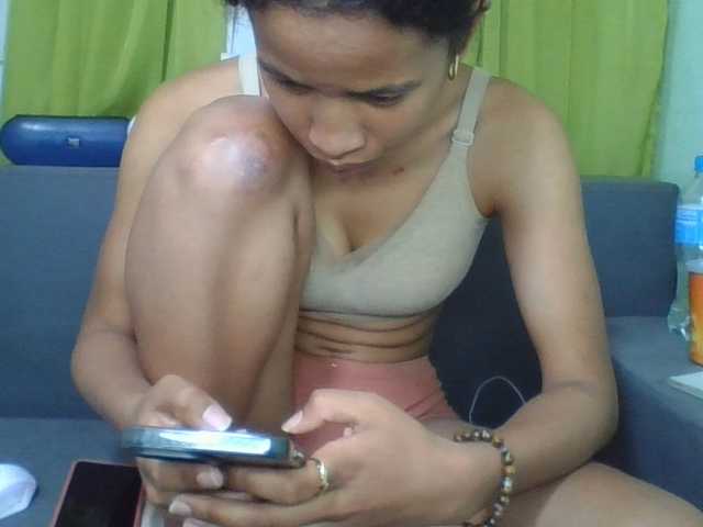 NADIAH live cam on BongaCams