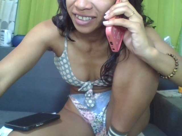 NADIAH live cam on BongaCams