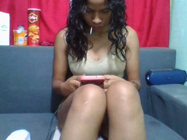 NADIAH live cam on BongaCams