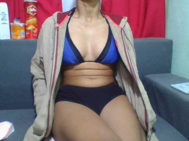 NADIAH live cam on BongaCams