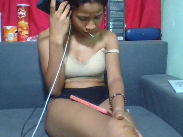 NADIAH live cam on BongaCams