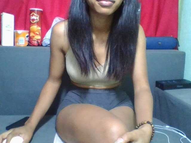 NADIAH live cam on BongaCams