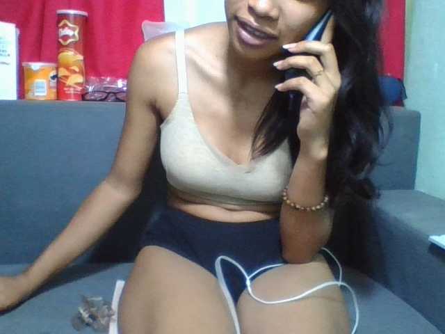 NADIAH live cam on BongaCams
