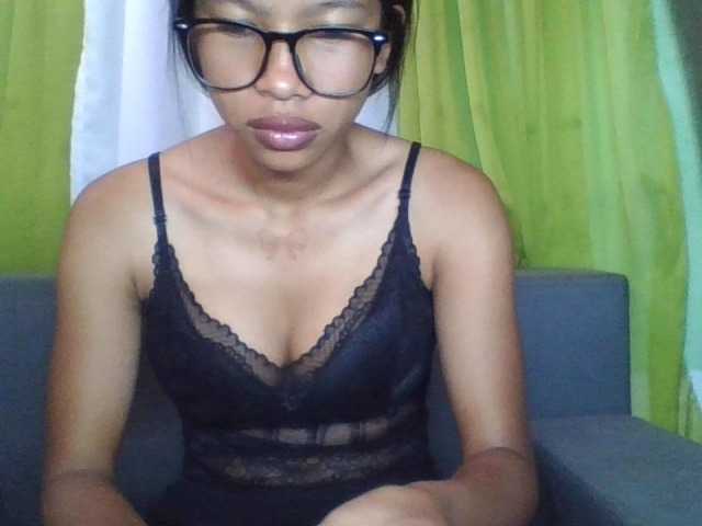 NADIAH's BongaCams show and profile