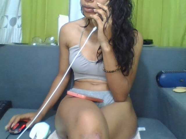 NADIAH live cam on BongaCams