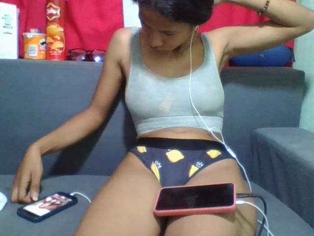 NADIAH live cam on BongaCams