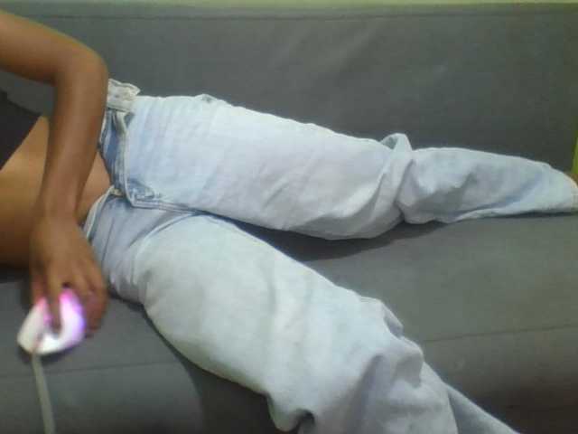NADIAH live cam on BongaCams