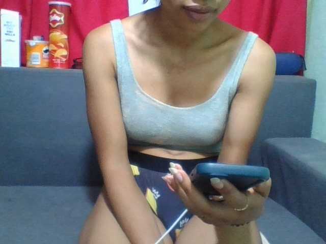 NADIAH live cam on BongaCams