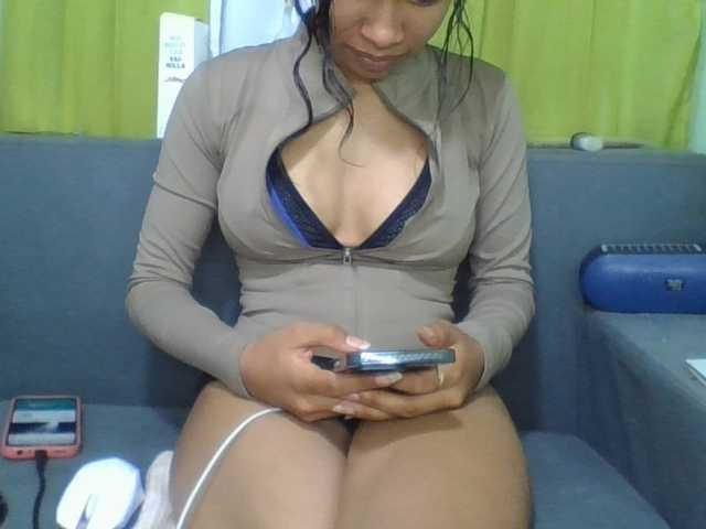 NADIAH live cam on BongaCams