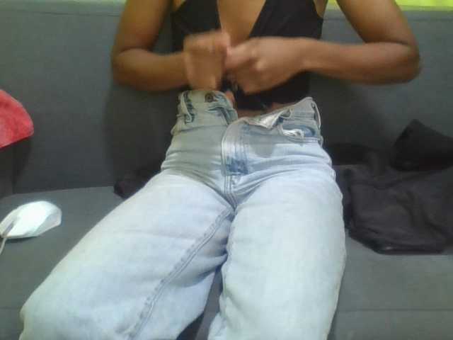 NADIAH live cam