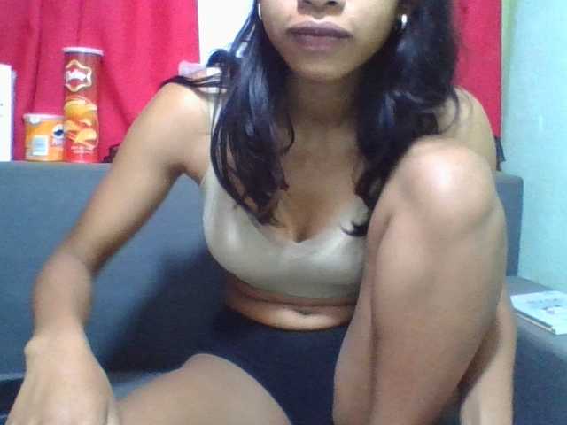 NADIAH live cam on BongaCams