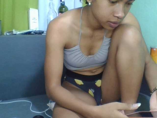 NADIAH live cam on BongaCams