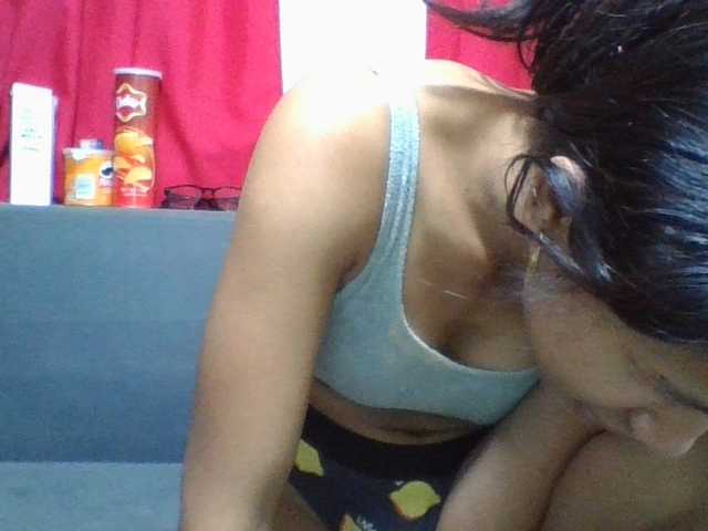 NADIAH live cam on BongaCams