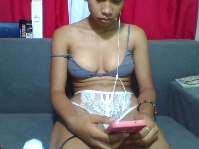 NADIAH live cam on BongaCams