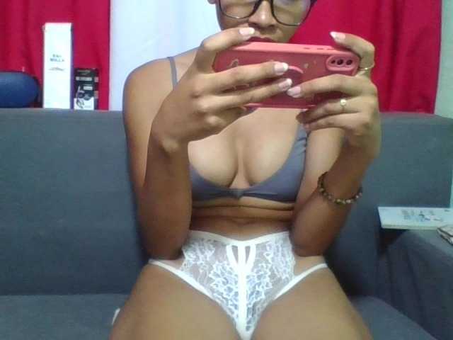 NADIAH live cam on BongaCams