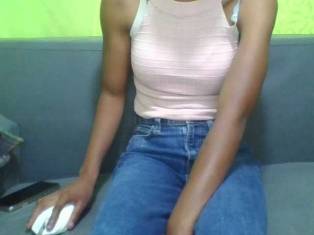 NADIAH live cam on BongaCams
