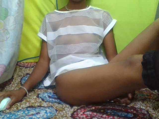 NADIAH live cam on BongaCams