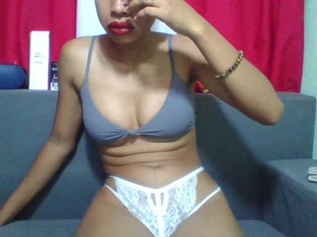 NADIAH live cam on BongaCams