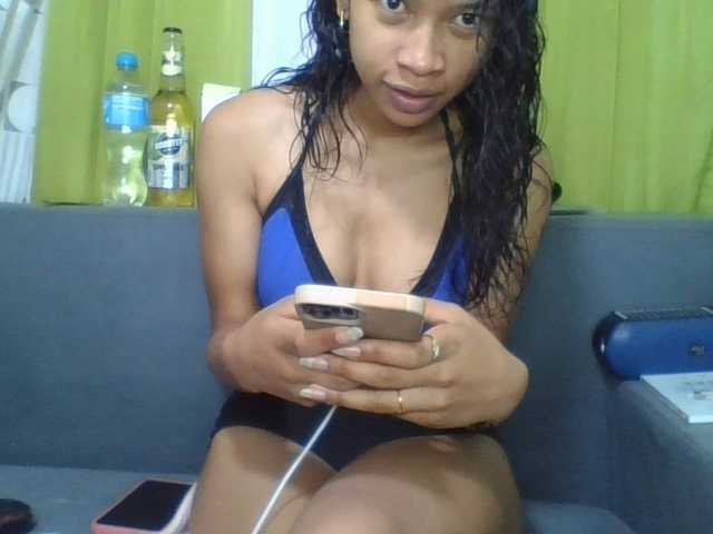 NADIAH live cam on BongaCams