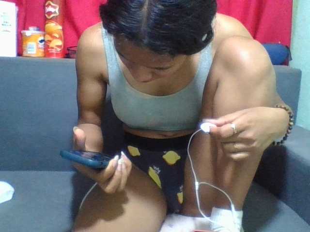 NADIAH live cam on BongaCams