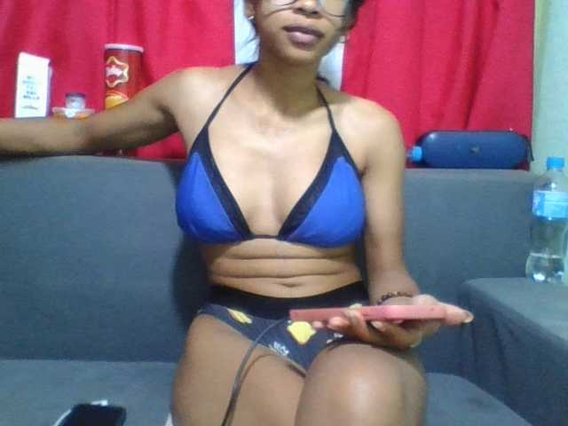 NADIAH live cam on BongaCams