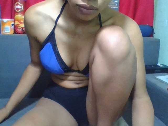 NADIAH live cam on BongaCams