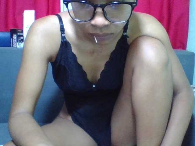 NADIAH live cam on BongaCams