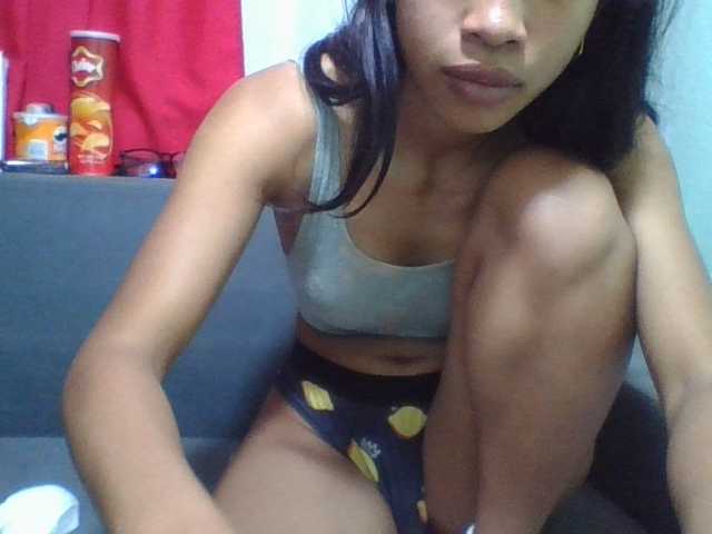 NADIAH live cam on BongaCams