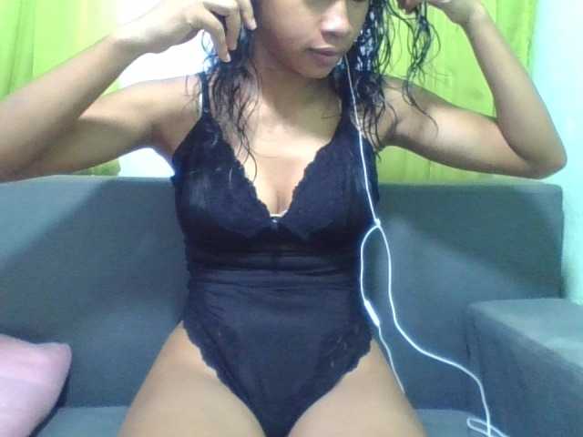 NADIAH's BongaCams show and profile