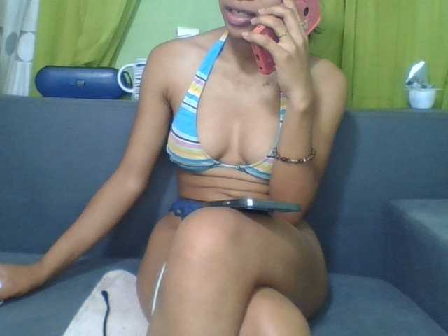 NADIAH live cam on BongaCams