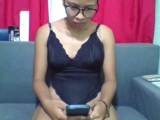 NADIAH live cam on BongaCams