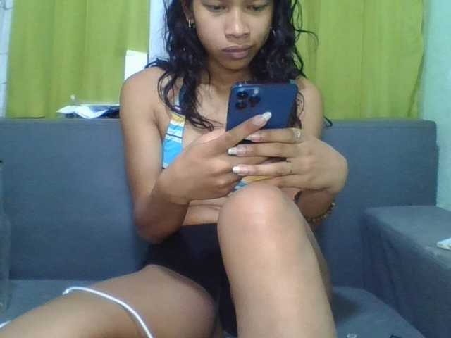 NADIAH live cam on BongaCams