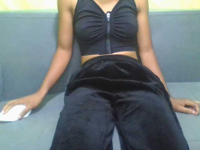 NADIAH live cam on BongaCams