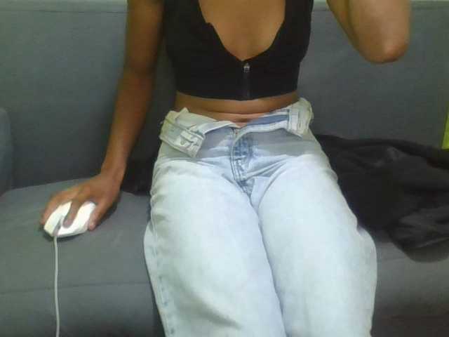 NADIAH live cam on BongaCams
