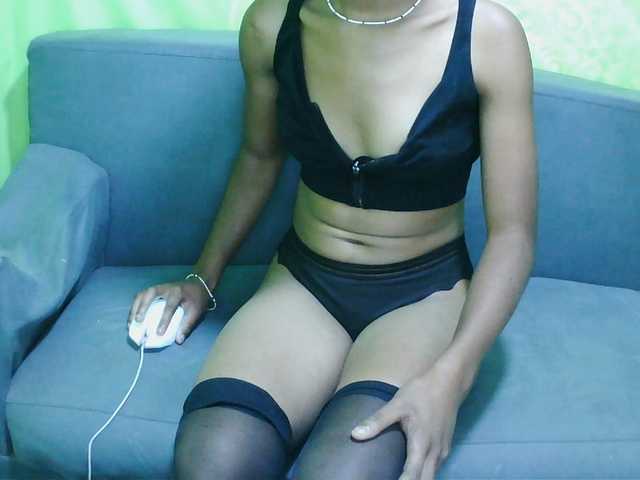 NADIAH live cam on BongaCams