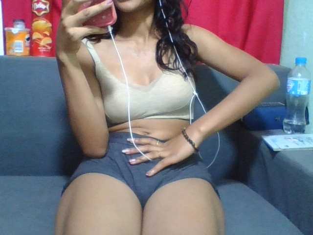 NADIAH live cam on BongaCams