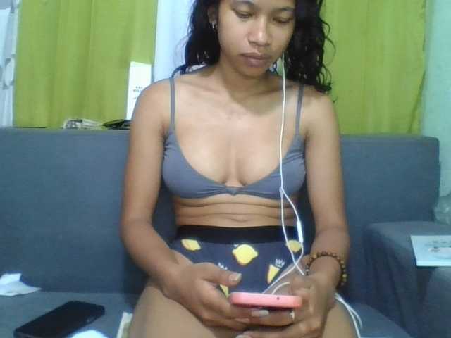 NADIAH live cam on BongaCams