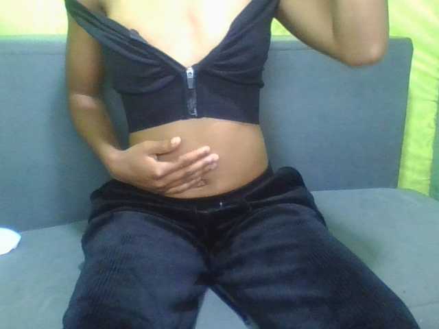 NADIAH live cam on BongaCams