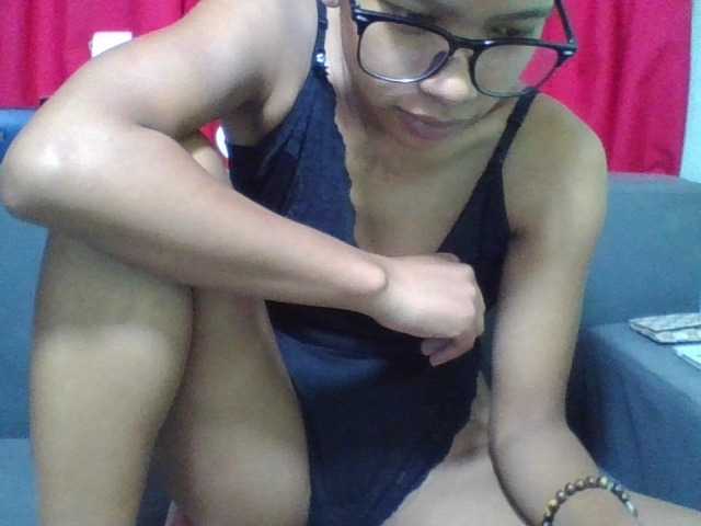 NADIAH live cam on BongaCams