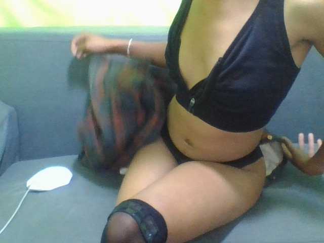 NADIAH live cam on BongaCams