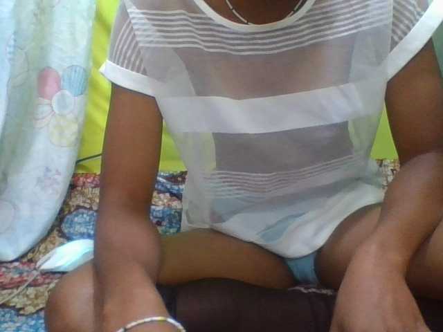 NADIAH live cam on BongaCams