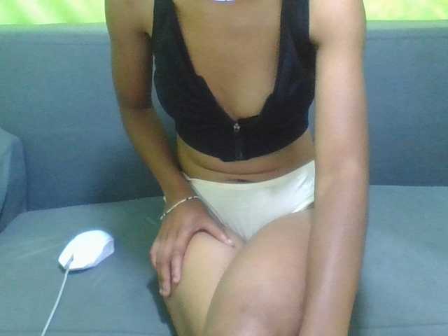 NADIAH live cam on BongaCams