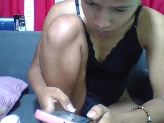 NADIAH live cam on BongaCams