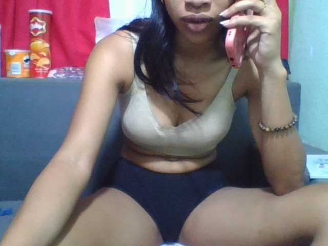 NADIAH live cam on BongaCams