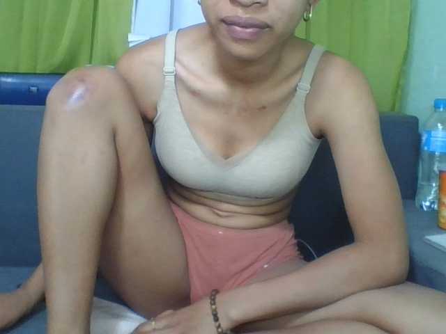NADIAH live cam on BongaCams