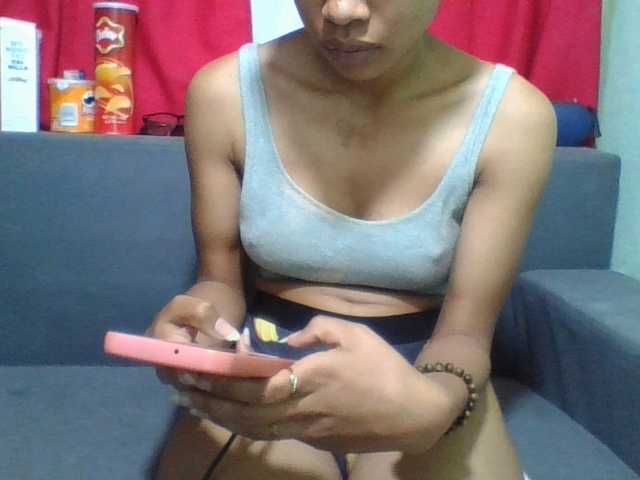NADIAH live cam on BongaCams