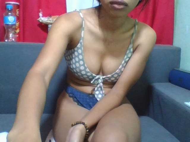 NADIAH live cam on BongaCams