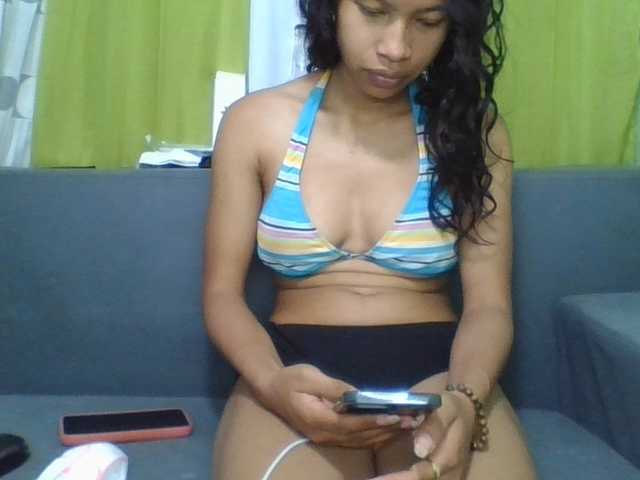 NADIAH live cam on BongaCams