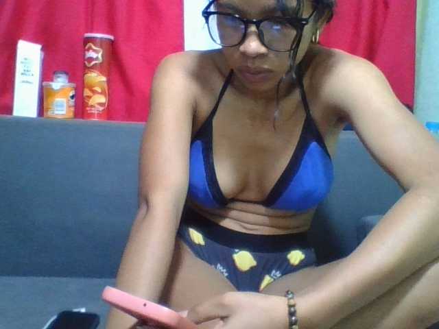 NADIAH live cam on BongaCams
