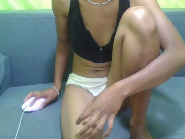 NADIAH live cam on BongaCams